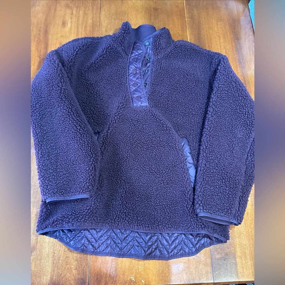 Athleta cozy Sherpa Burgundy pull over